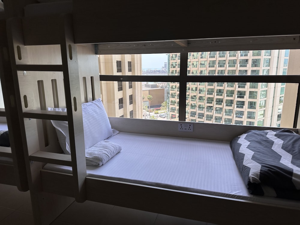 bollywood beach hostel