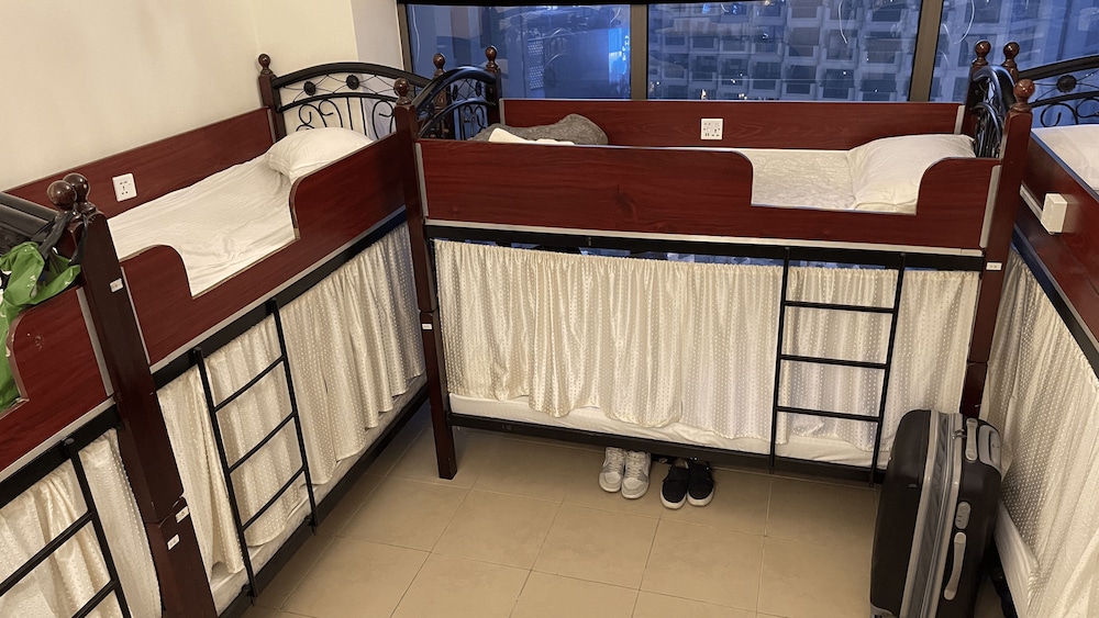 bollywood beach hostel