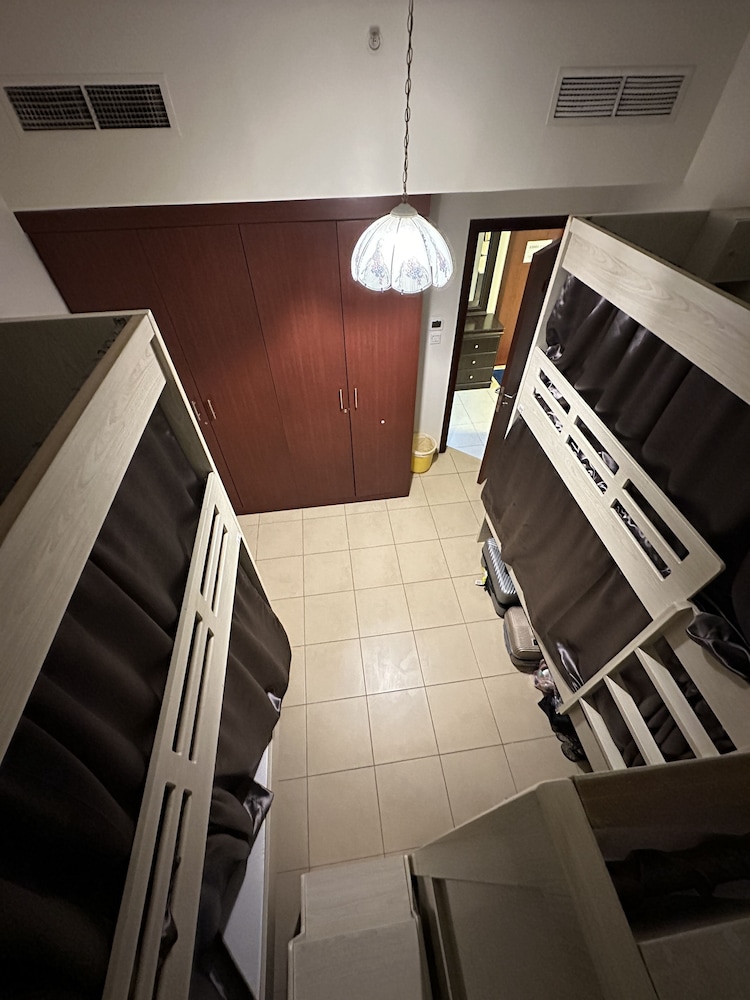 bollywood beach hostel