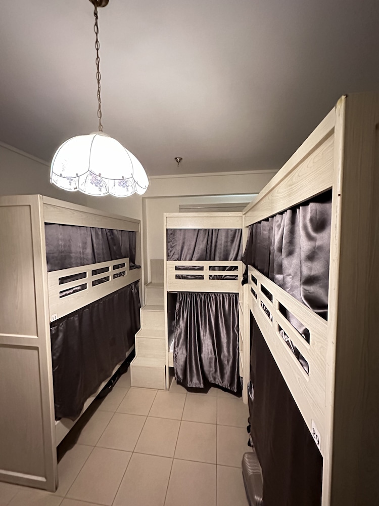 bollywood beach hostel