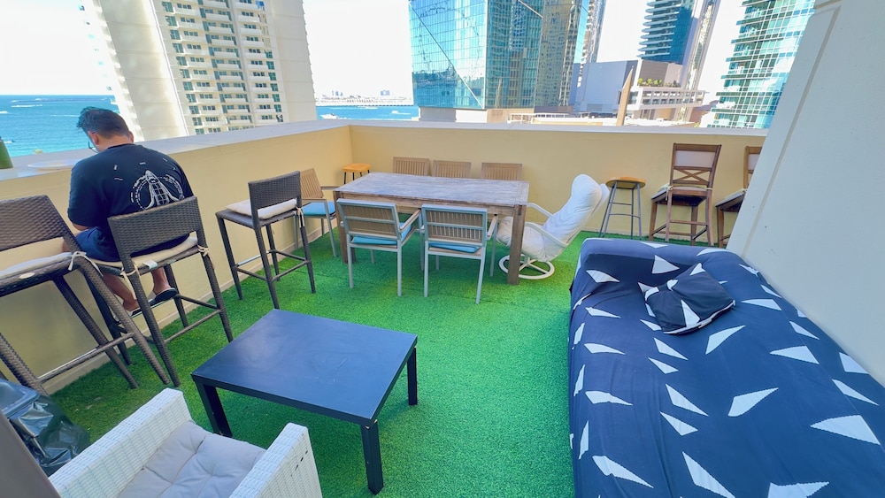 bollywood beach hostel