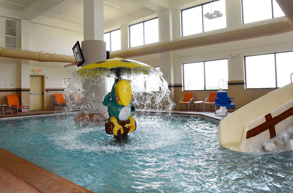 hampton inn and suites by hilton fargo medical center