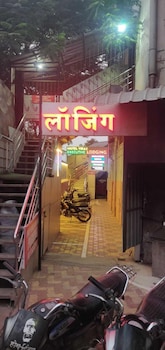 collection o 81047 hotel viraj