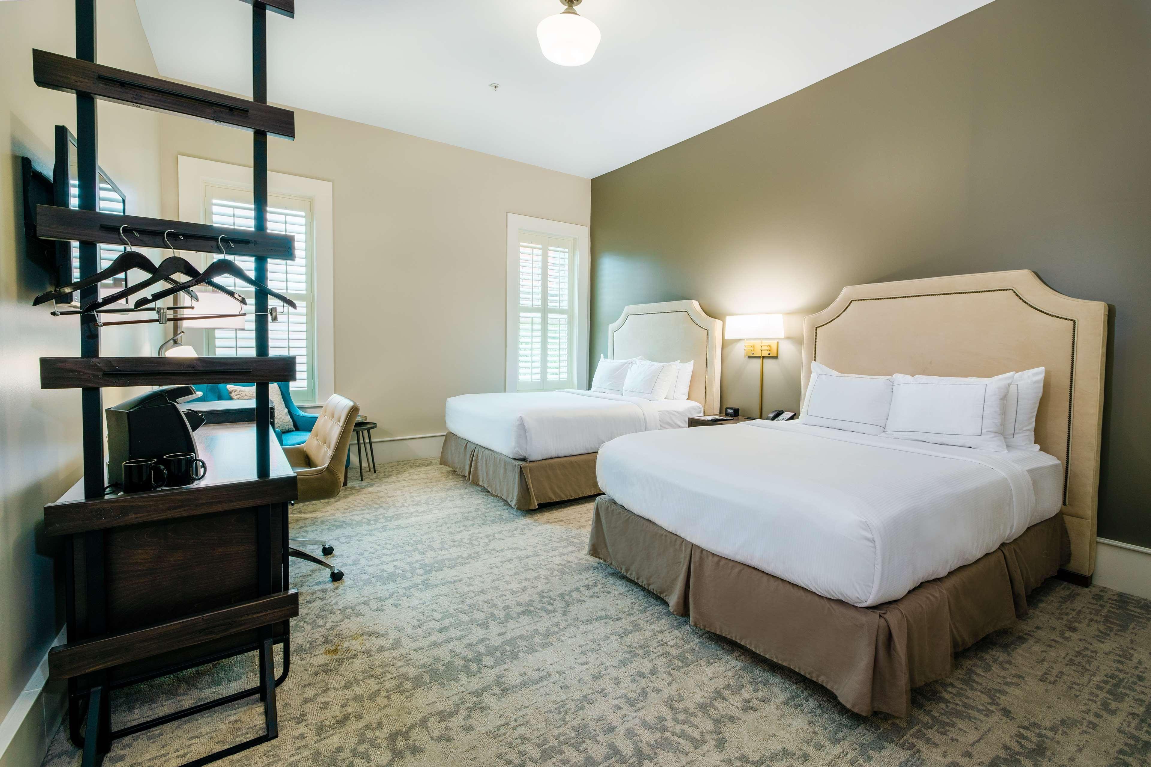 hotel florence tapestry collection by hilton