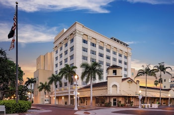 the banyan hotel fort myers tapestry collection by hilton