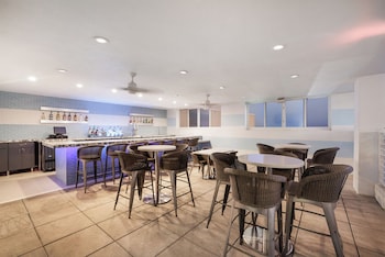 the banyan hotel fort myers tapestry collection by hilton