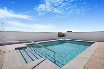 the banyan hotel fort myers tapestry collection by hilton