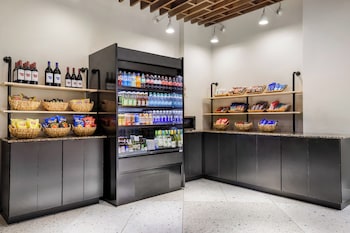 the banyan hotel fort myers tapestry collection by hilton