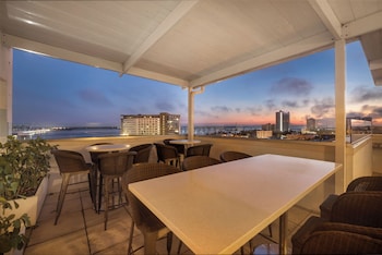 the banyan hotel fort myers tapestry collection by hilton