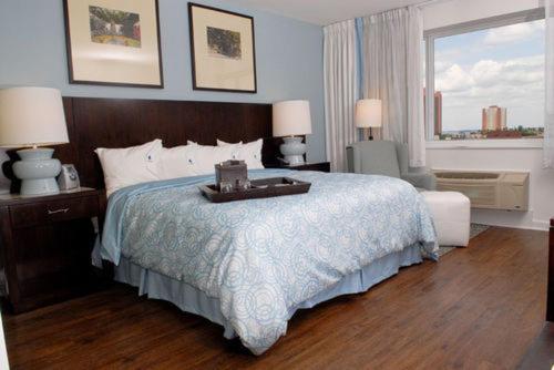 the banyan hotel fort myers tapestry collection by hilton