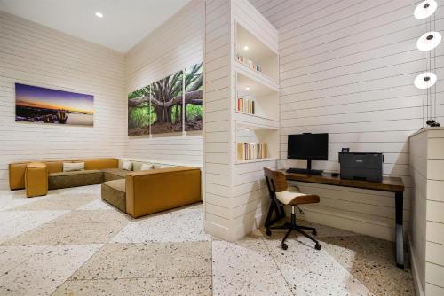 the banyan hotel fort myers tapestry collection by hilton