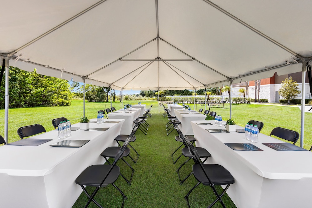 holiday inn express and suites fort pierce west