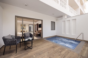 the yellow house anjuna ihcl seleqtions