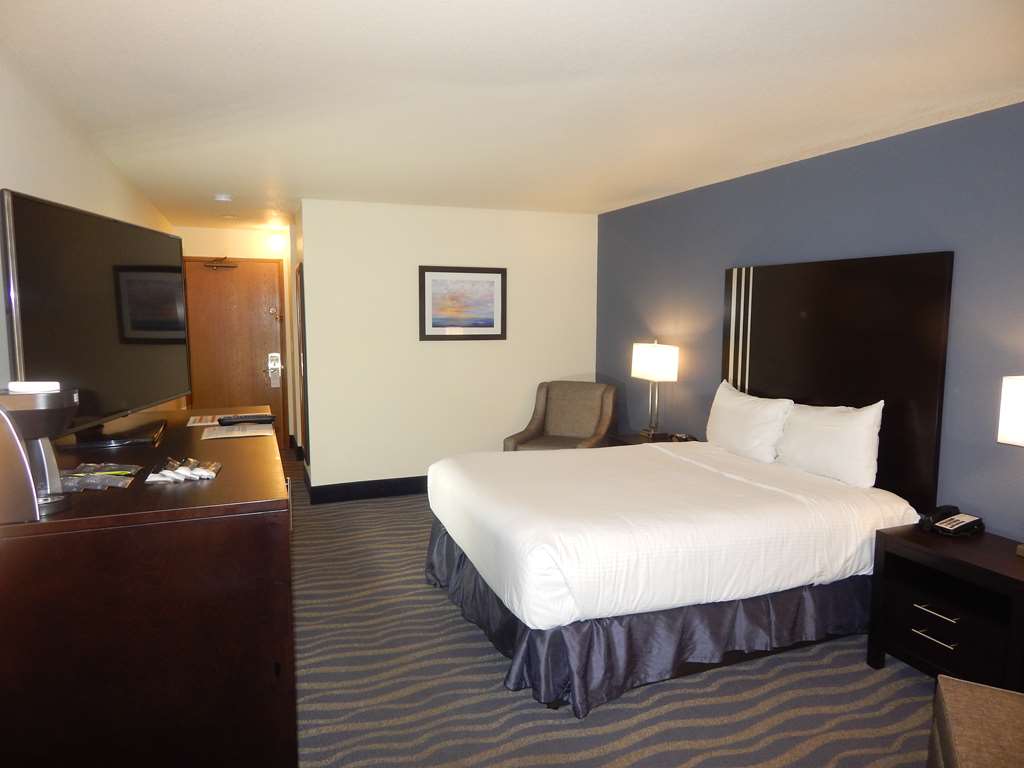 best western plus edmonds harbor inn