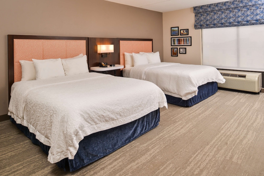 hampton inn emporia