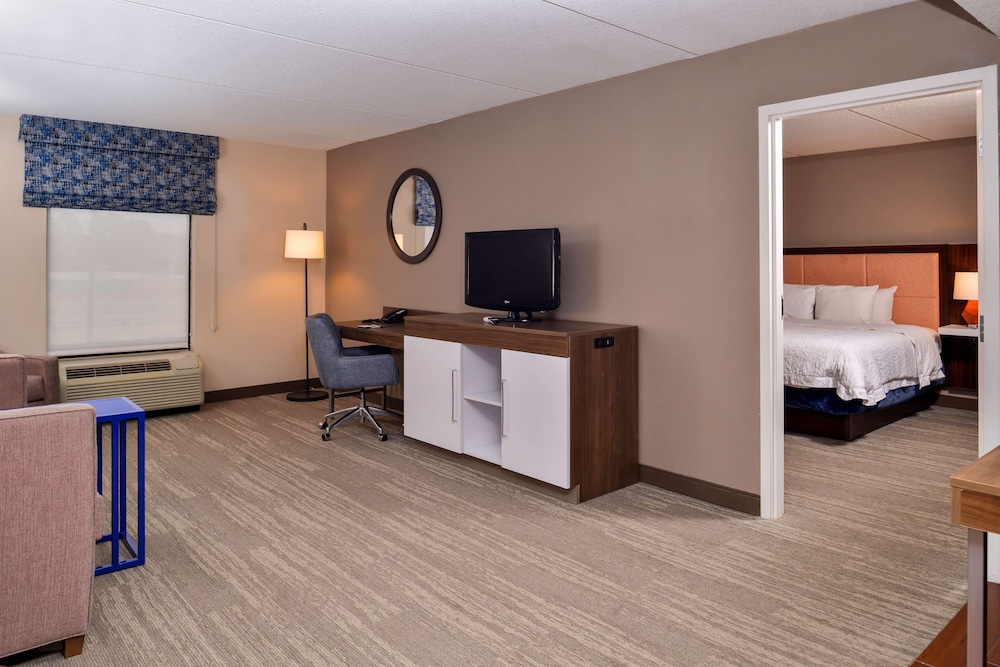 hampton inn emporia