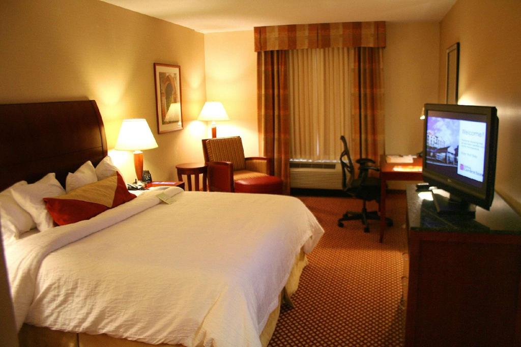 hilton garden inn erie