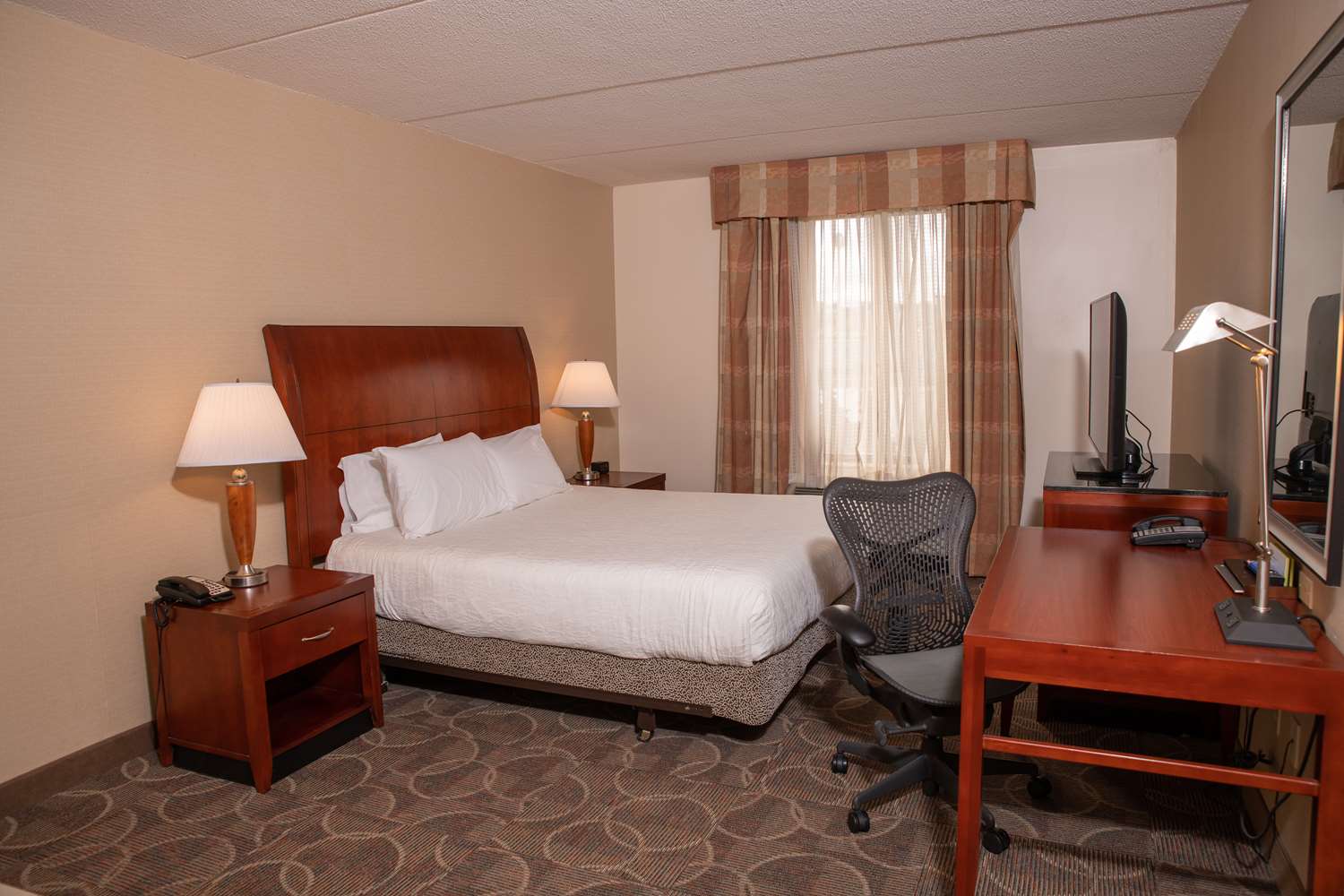 hilton garden inn erie