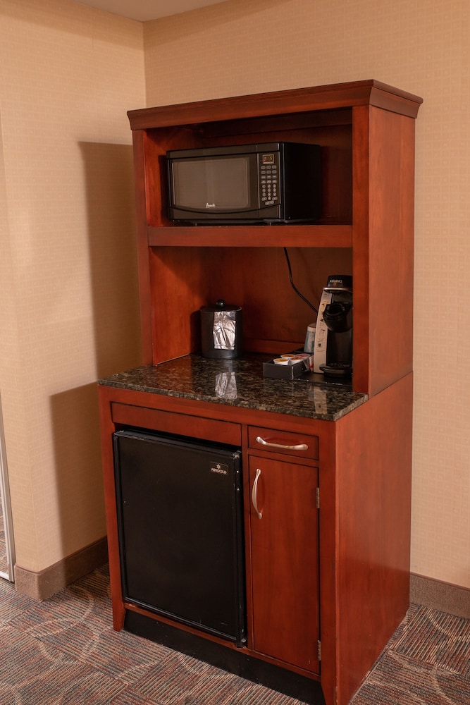 hilton garden inn erie