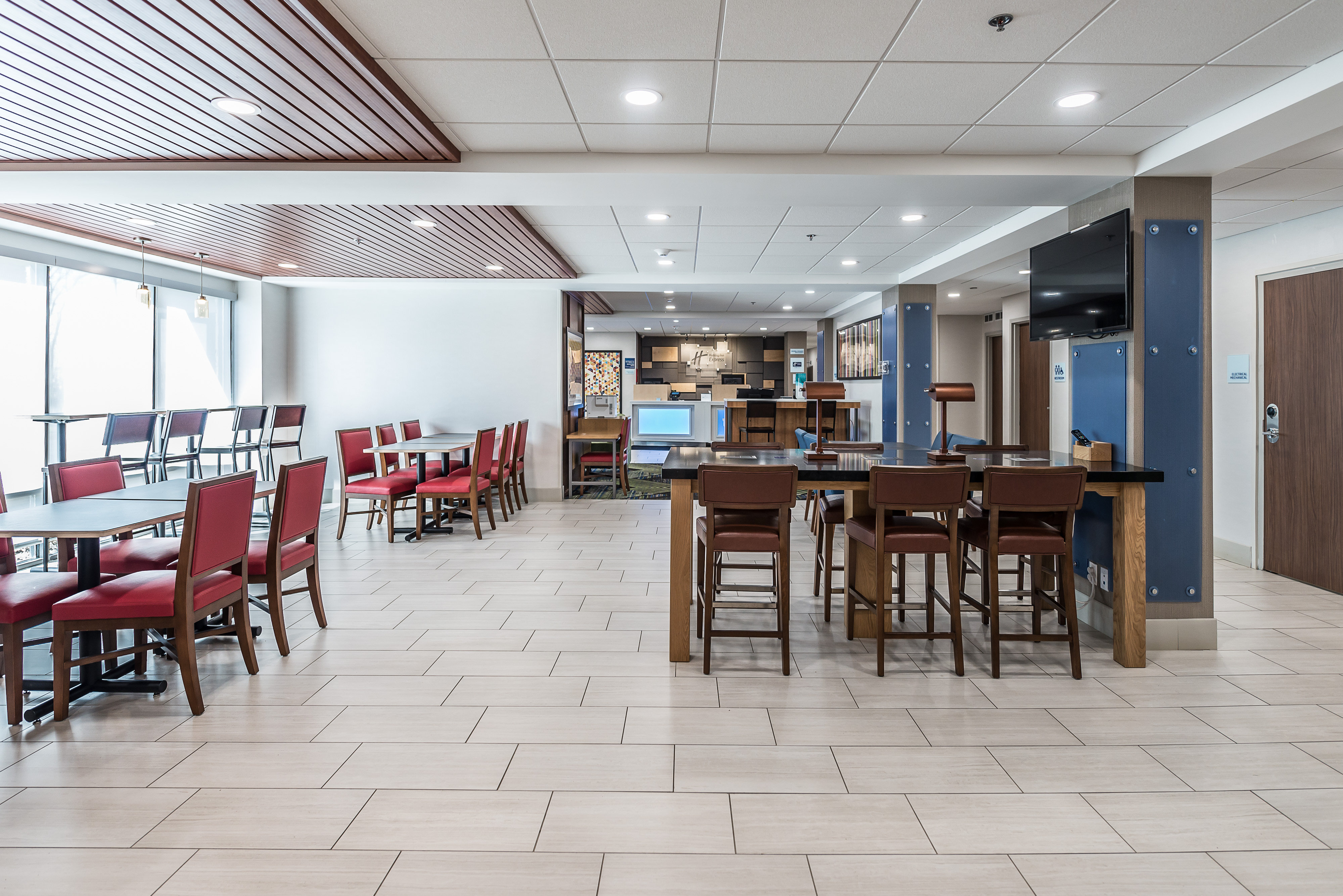 holiday inn express flint campus area by ihg