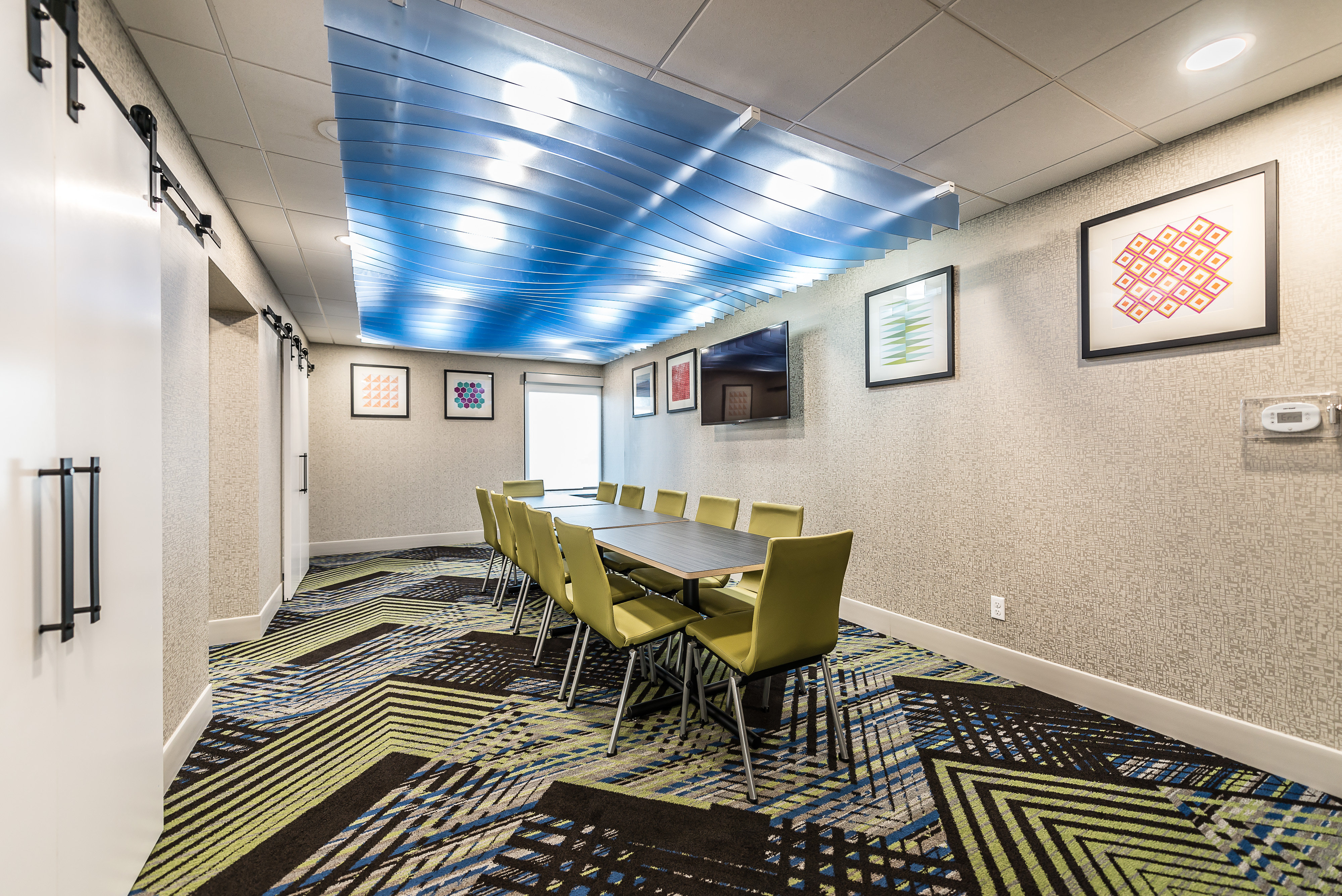 holiday inn express flint campus area by ihg