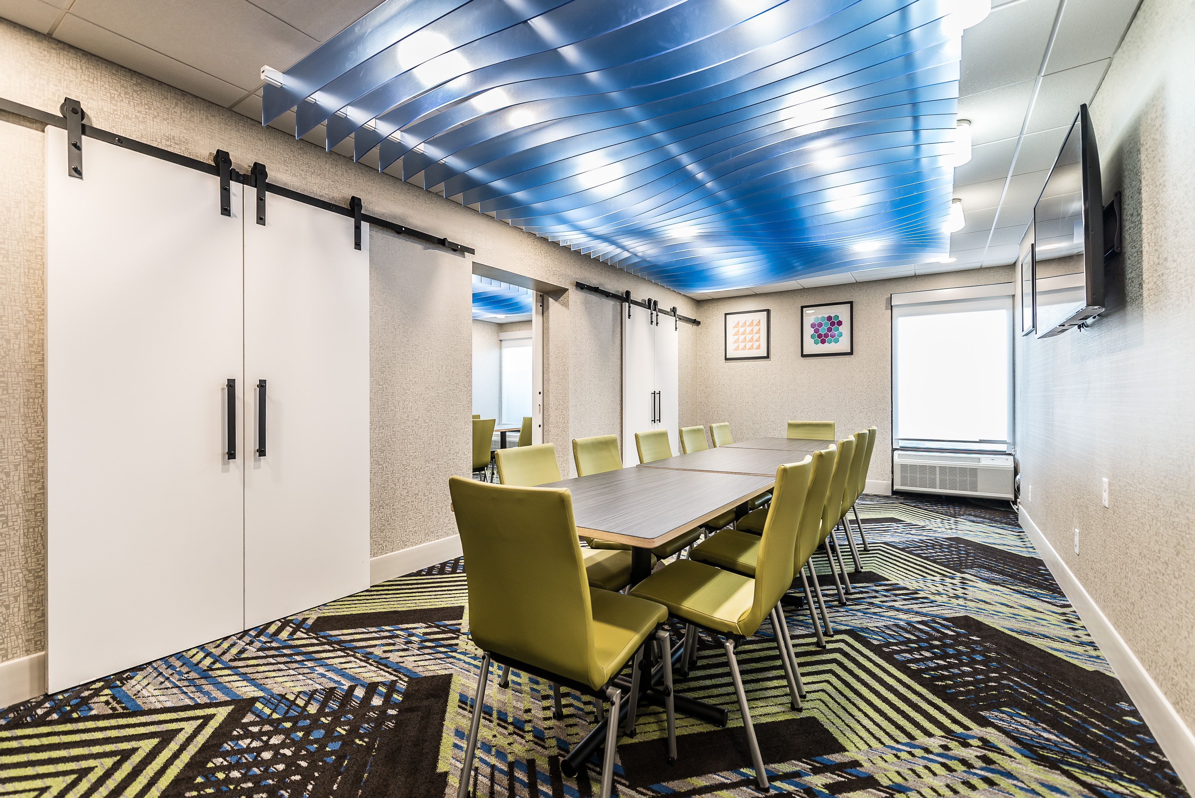 holiday inn express flint campus area by ihg
