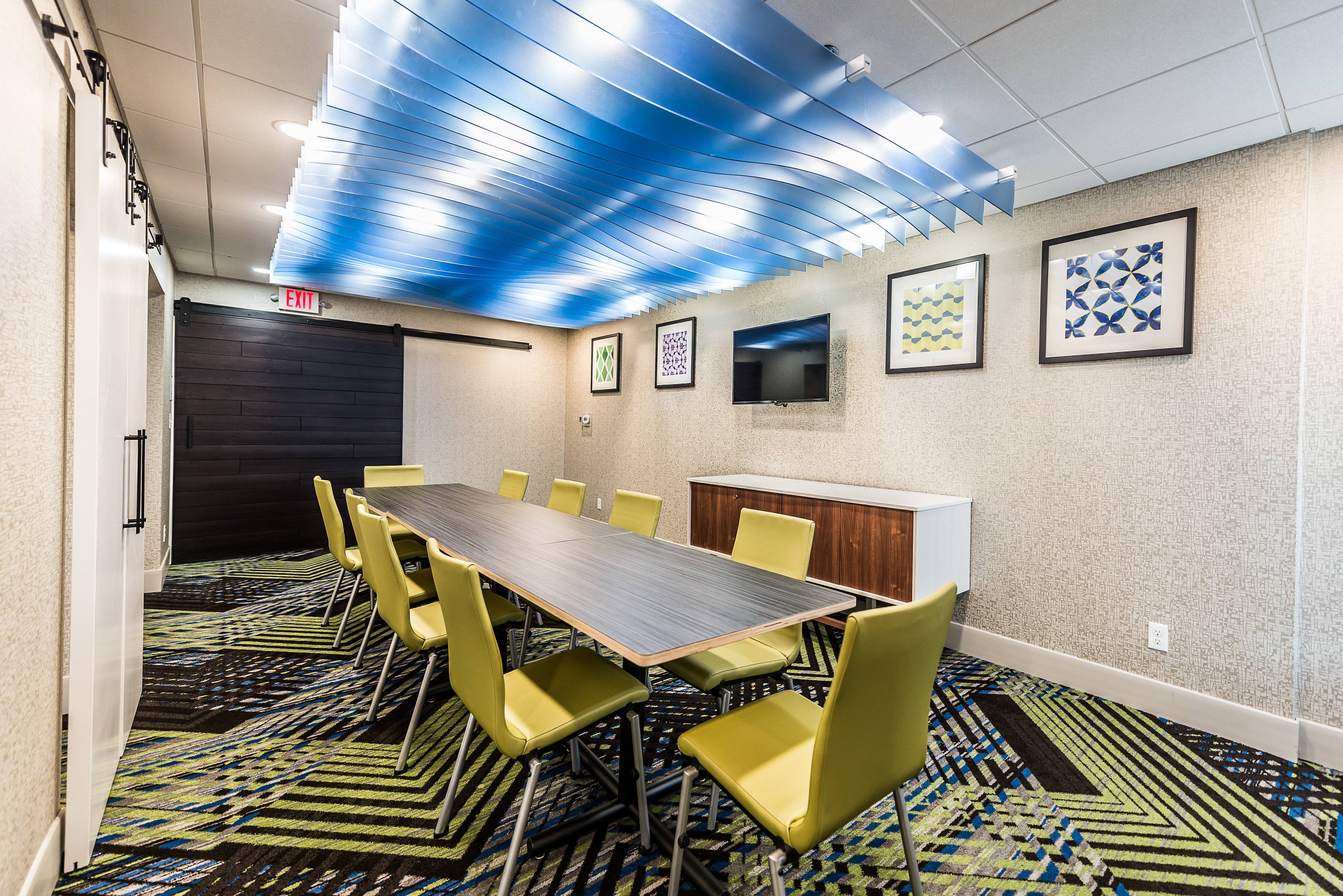 holiday inn express flint campus area by ihg