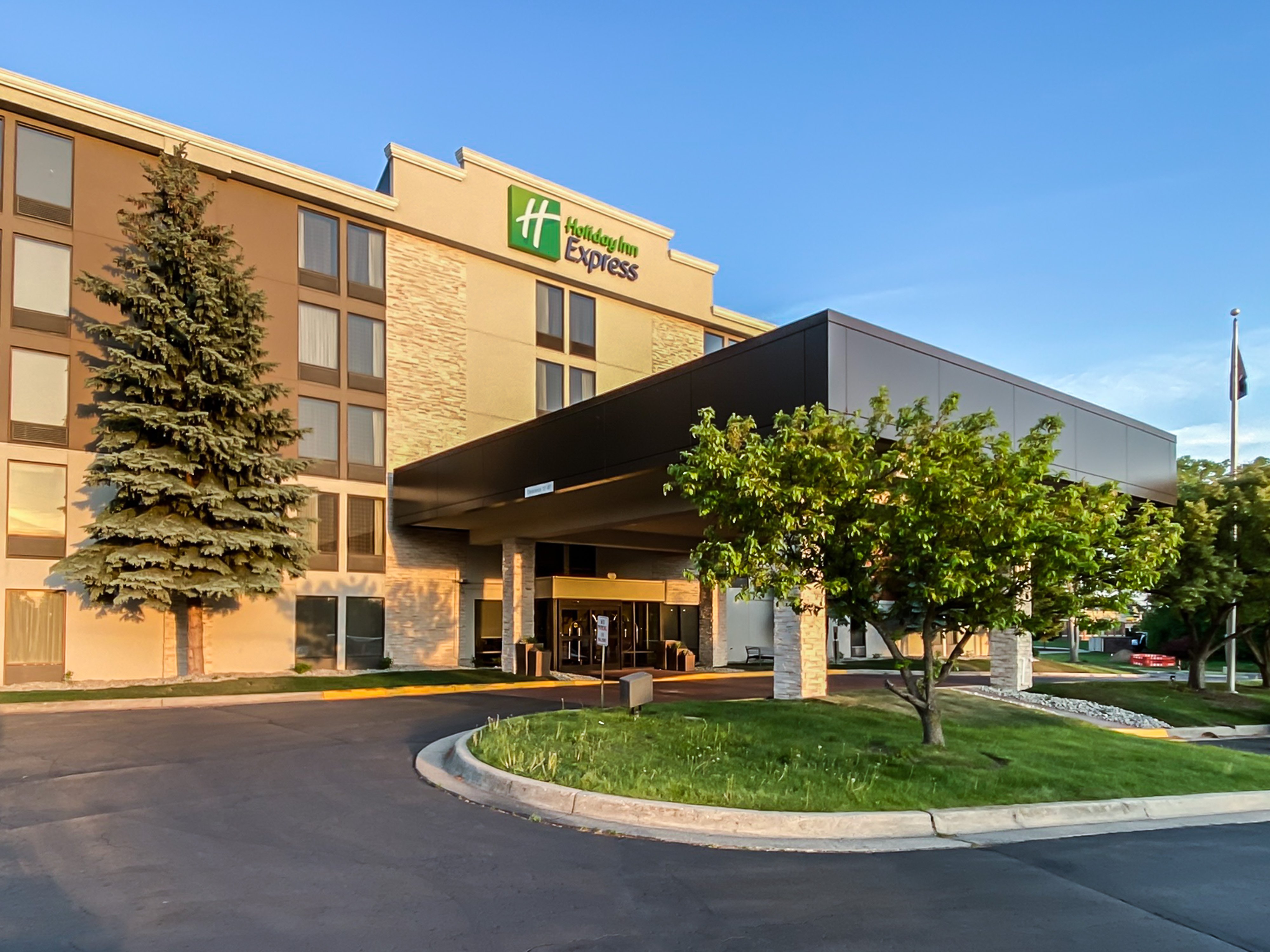 holiday inn express flint campus area by ihg