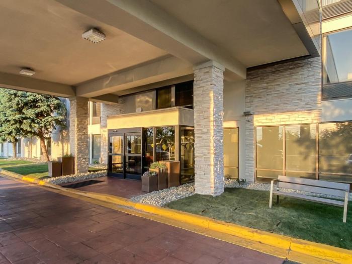 holiday inn express flint campus area by ihg