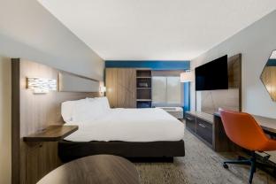 holiday inn express hampton coliseum central by ihg