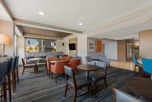 holiday inn express hampton coliseum central by ihg