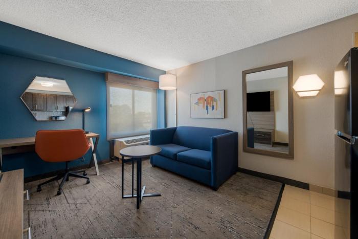 holiday inn express hampton coliseum central by ihg