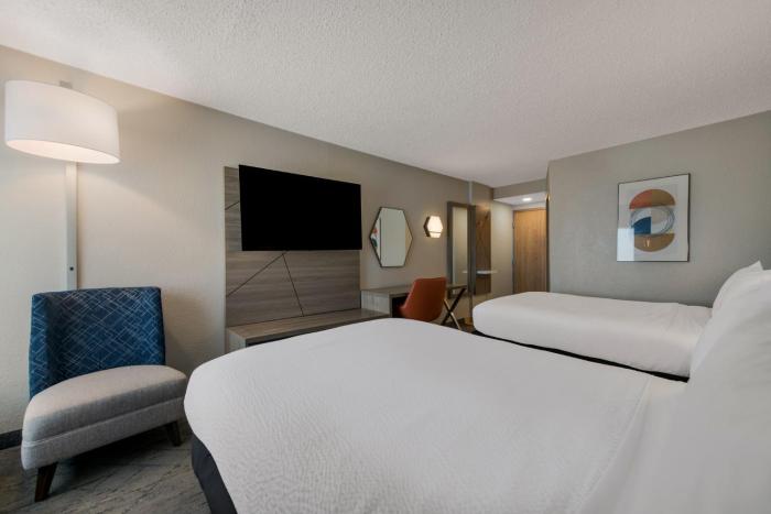 holiday inn express hampton coliseum central by ihg