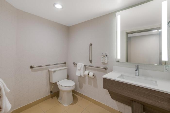 holiday inn express hampton coliseum central by ihg