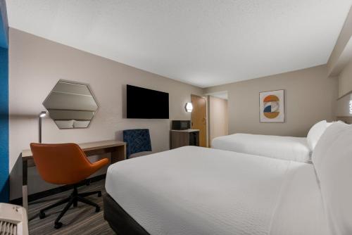 holiday inn express hampton coliseum central by ihg