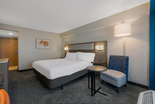 holiday inn express hampton coliseum central by ihg