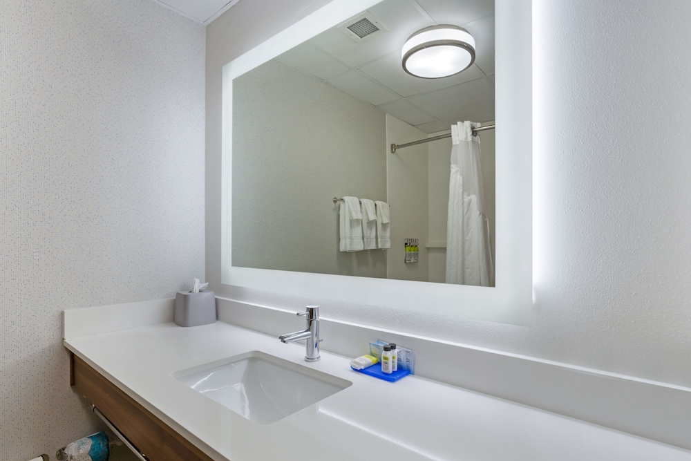 holiday inn express hotel and suites harrison by ihg