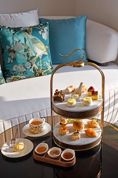 la festa phu quoc curio collection by hilton