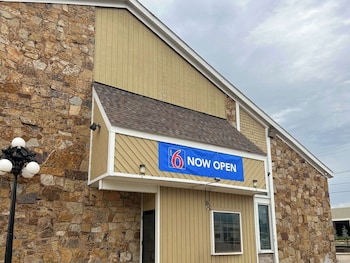Motel 6 Ada, Ok,Oklahoma>>Ada,2 star