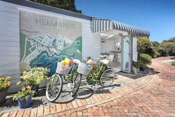 sixteen guest house on main