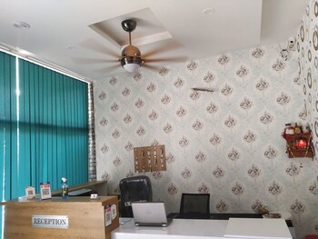 Nv Palace,,2 star