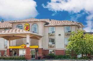 Super 8 By Wyndham High River Ab,High River>>Calgary,2 star