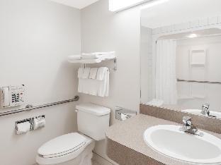 super 8 by wyndham high river ab