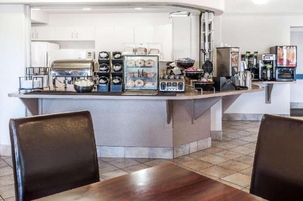 super 8 by wyndham high river ab