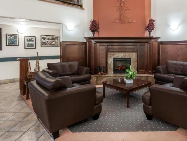 super 8 by wyndham high river ab