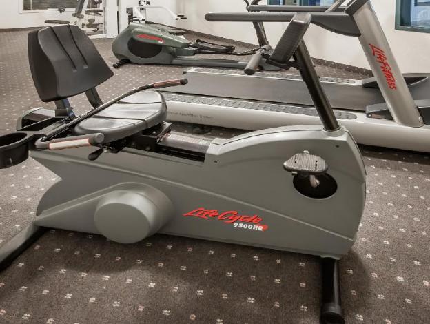 super 8 by wyndham high river ab