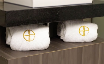 hotel grand one plaza