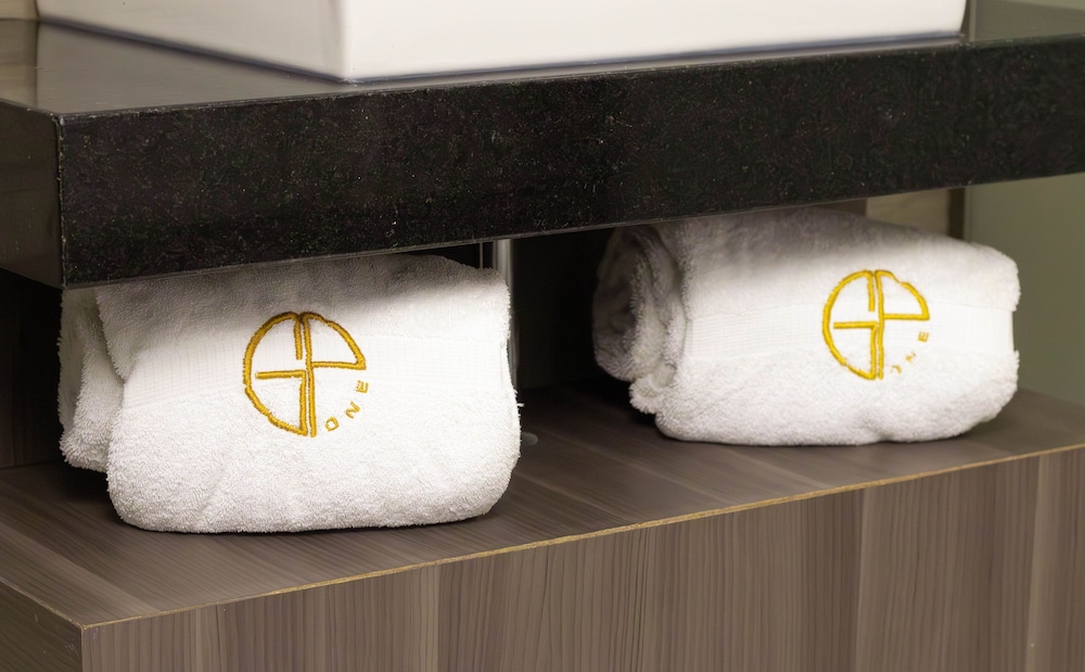 hotel grand one plaza