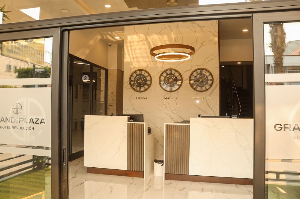 hotel grand one plaza