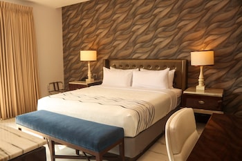 hotel grand one plaza